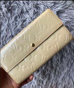 Louis Vuitton Monogram Vernis Sarah Wallet